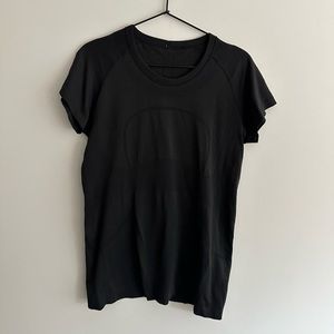 Lululemon short sleeve top